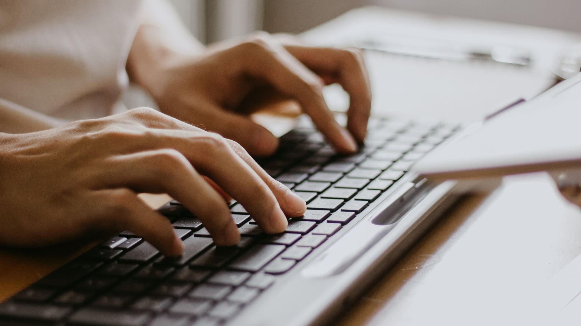 Should That Be an Email or a Meeting? This Is How to Decide.